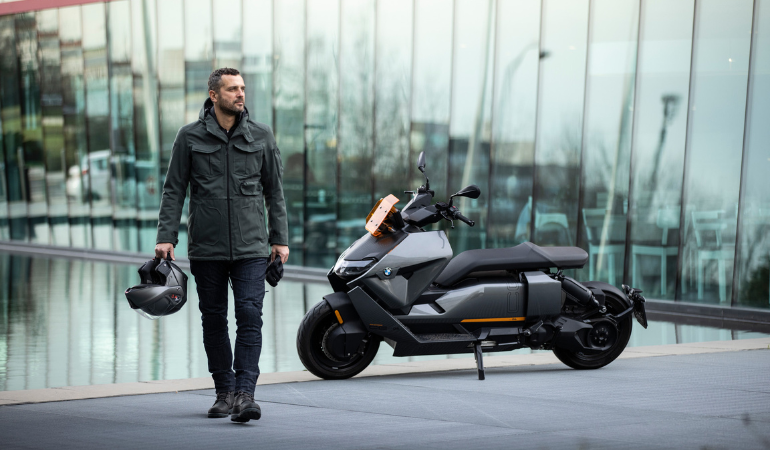バイクウェア・装備 dainese デザインと安全性、どちらも妥協しない。秋に最適なダイネーゼの